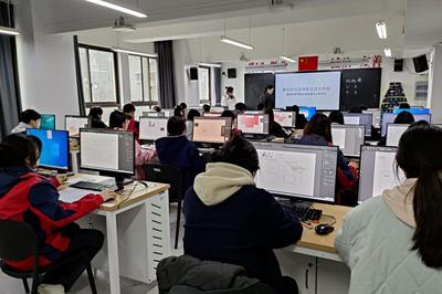 职业技能等级认定考试在我校顺利举行，非学历电脑设计培训班学员大展身手